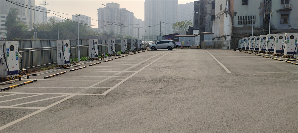 重慶-鳳中路充電站