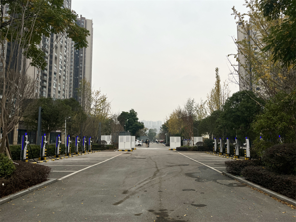 重慶-巴南區(qū)拉菲公館充電站